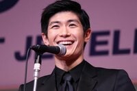 三浦春馬と“バーベキュー&お泊まり感”を味わえる写真が話題「ズルい可愛いさ！」