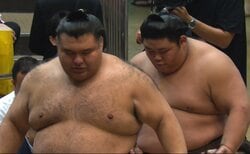 「伯乃富士の神回避w」「瞬間移動してる」熱戦直後、土俵下でカメラが捉えた“光景”に反響続々「抜群の反射神経よ」