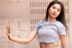 「あんたのせいだよ」「メインダンサー変えようか」韓国人トレーナーの厳しい指導に、日本人アイドル候補生たち動揺