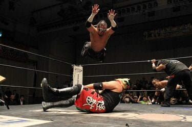 流血戦、6mダイブ…“デスマッチのカリスマ”葛西純 現代プロレスの一