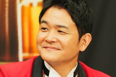 千鳥ノブ、セクシーな先輩美女とBarで“コンキス”！ 顔つき変わり大興奮