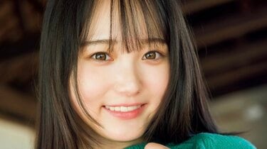 ヤングマガジン48号 夏井ちひろ サイン入りチェキ セーターをたくし