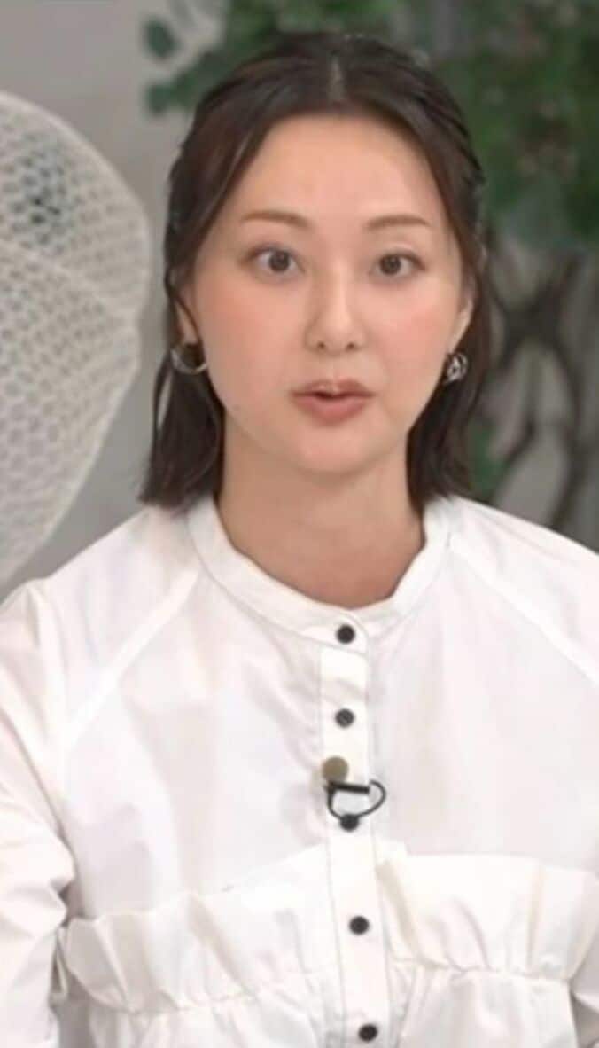 口元にきなこがついたまま進行する本間アナ