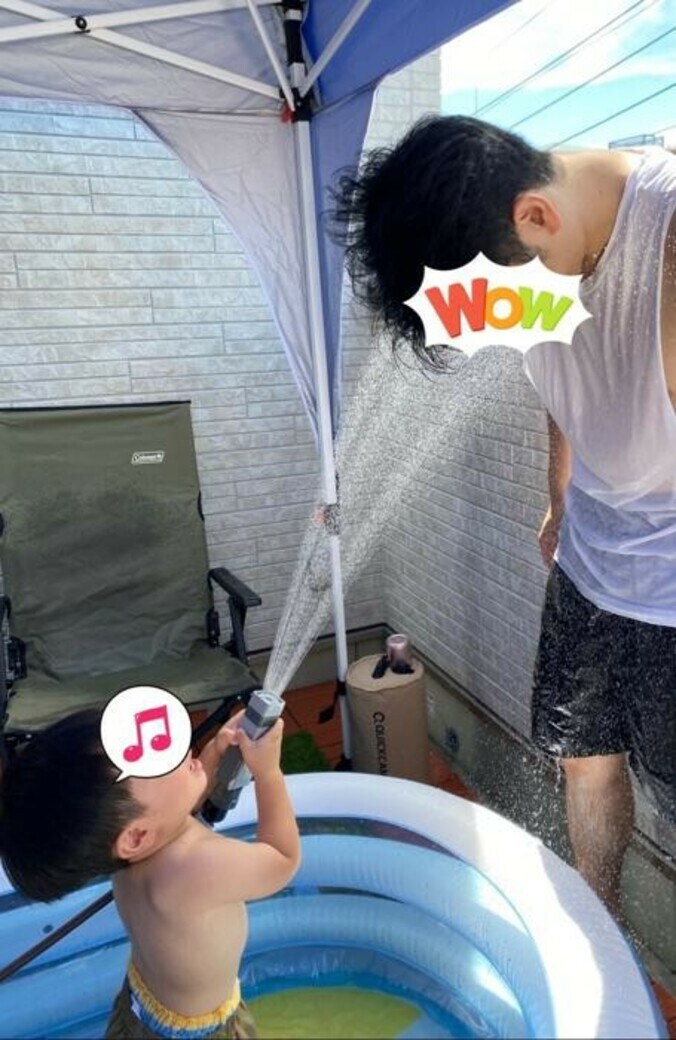  川田裕美アナ、自宅プールで遊ぶ息子と夫の様子を公開し「かわいい」「めっちゃ楽しそう」の声  1枚目