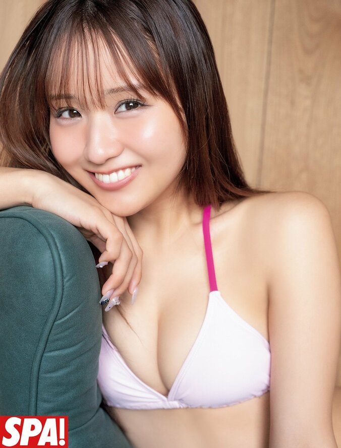 “ミスSPA！2025”三木優彩、しなやかボディで表現する“猫グラビア” 『週刊SPA！』 3枚目