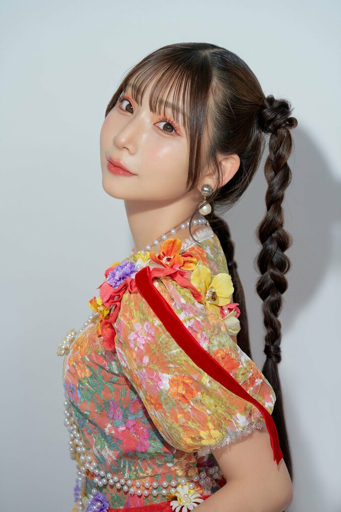 “令和の歌まねヒロイン”よよよちゃん、1stフォトブック『#よよよちゃんといっしょ』が8月8日発売 4枚目