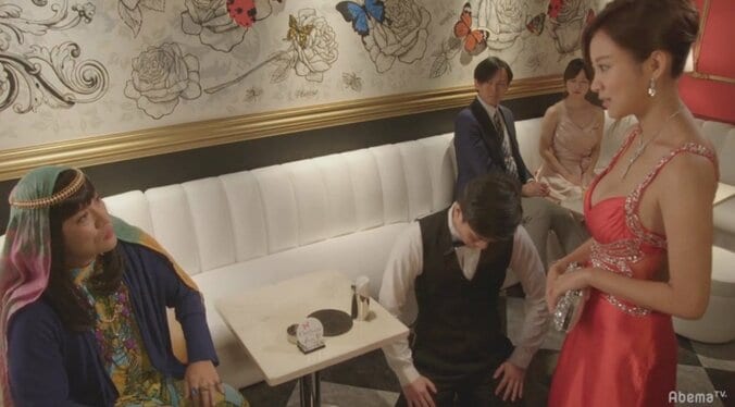 柳ゆり菜、キャバ嬢役に挑戦！「負けたら脱ぐ」ガチンコゲーム登場 4枚目