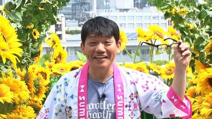 丸山桂里奈がゆりやんの超大胆「アメリカ水着」に挑戦！ 4枚目