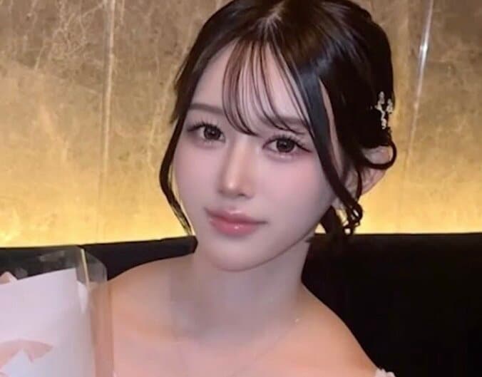 【写真・画像】「大学では陰キャ」の大学生キャバ嬢、誕生日に「日本一の高さのシャンパンタワー」　1枚目