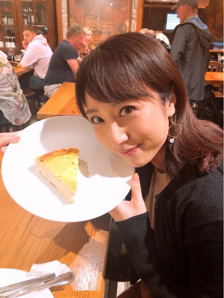 川田裕美アナ、“本場”のスイーツ食べ感動「これは食べてみたい」「美味しそう」の声