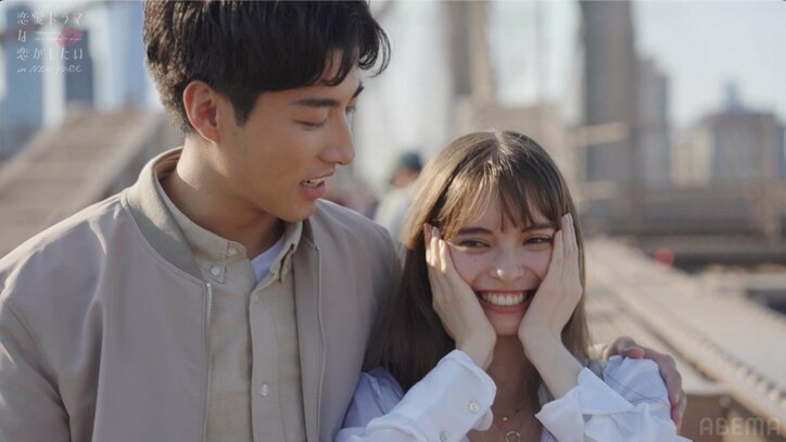 溺愛キスで照れすぎて密着…カメラが止まってもラブラブな主演男女にスタジオMCが悶絶大絶叫！