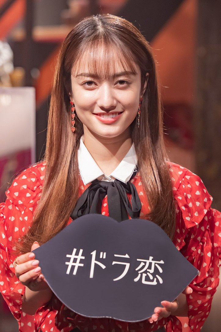 谷まりあ、恋愛するなら"年上orタメ"と明かす「甘えたい欲が強いから」