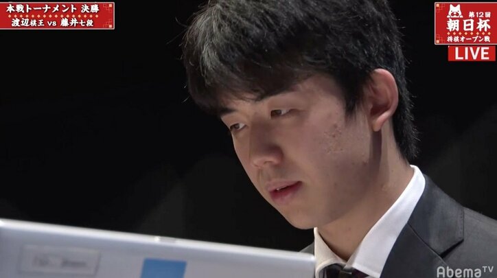 藤井聡太王位・棋聖が作った記録の数々 最年少記録はプロ入り、タイトル獲得など独占状態に