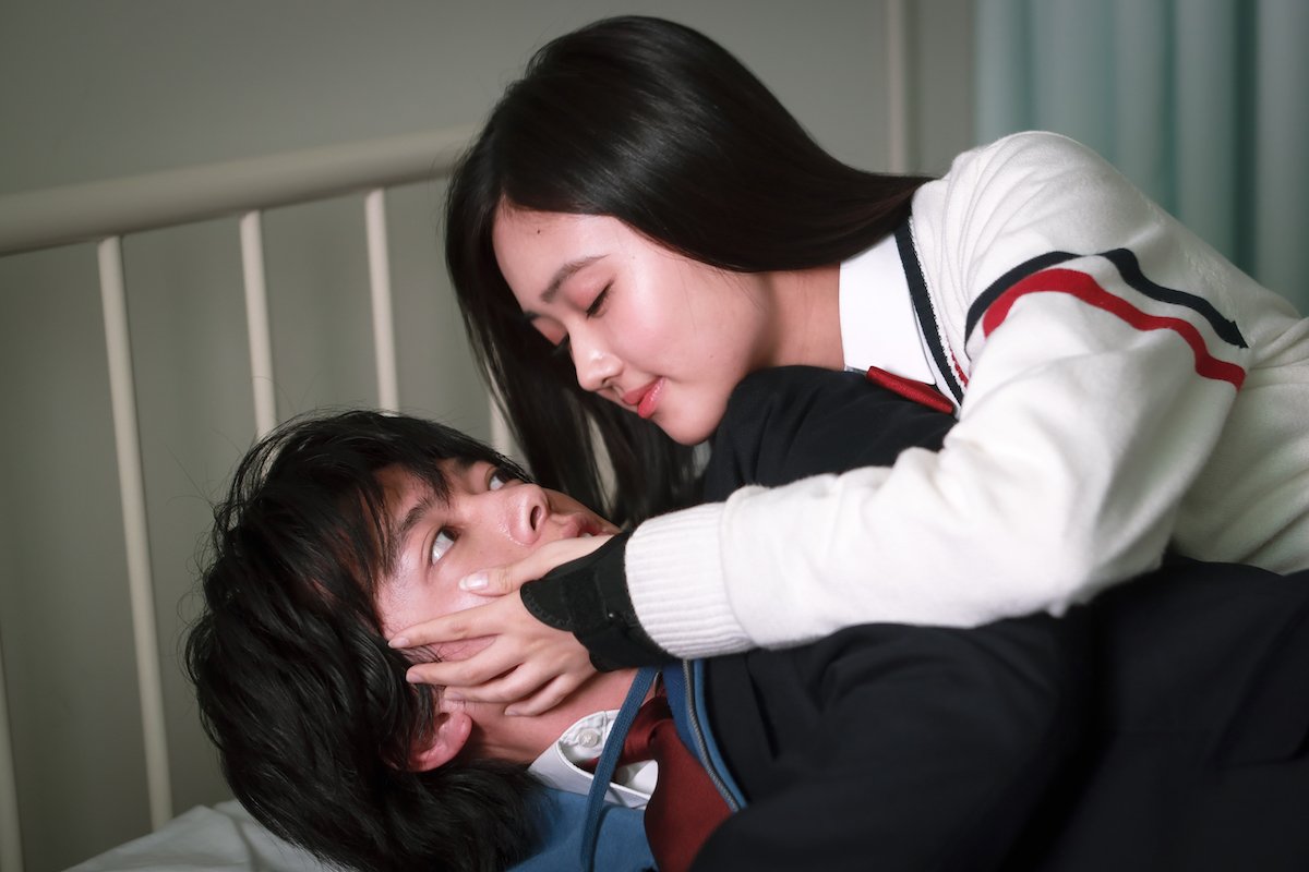 保健室のベッドで脅迫＆キス！?キュンキュン皆無！女子高生の強制的ラブシーン『泥濘の食卓』 | ドラマ | ABEMA TIMES | アベマタイムズ