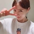 「MARVELにハマって…」トリンドル玲奈、“キャプテン・アメリカのTシャツ”を着てのピースショット公開