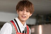 片寄涼太が"もこみち流"のクッキングを披露! 「一度やってみたかった」