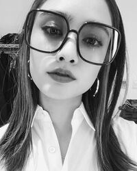 「似合い過ぎ　可愛い　ｷｭﾝ」谷まりあの“デカメガネ”姿に反響続々