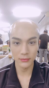 中川大志、ツルツル坊主頭でのメイク姿にファン騒然「ふいちゃった」「反則」の声