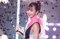 藤田ニコル、上半身を大胆露出したセクシーすぎる一枚に反響「攻めてる」「背中も鍛えられてる」