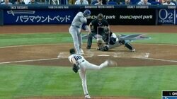 大谷翔平に「どんな打ち方？」 “謎のスイング”にドン引き… クソボールを叩いた豪快48号に「ゴルフかな」「天才」