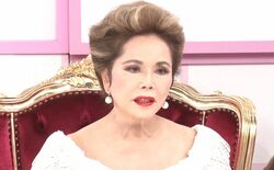 デヴィ夫人、人気キャストの“3本前髪”スタイルをバッサリ「流行ってるからってあなた似合ってないわよ」