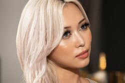 22歳ギャルモデル、美脚あらわなミニワンピで合コン登場！ 女豹のような妖艶ポーズに「やっば！」の声 