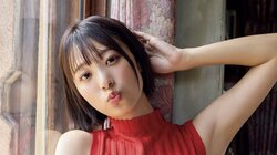 “お天気キャスター”今井春花、夏衣装で天真爛漫なグラビア 『FLASH』初登場