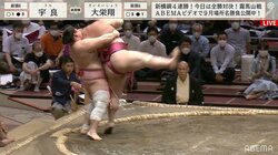 もう小兵とは呼べない！宇良が怪力で大技「送り吊り出し」を披露 館内も驚きのどよめき