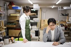 「うるせえんだよ、バカ女！」不倫妻の“行き過ぎた行動”に愛人がブチギレ「余計なことしやがって」 『余命3ヶ月のサレ夫』第6話