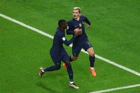 【W杯】「意図的なプレー」の判断基準は？　名FWたちが議論「オフサイドは結構な衝撃」