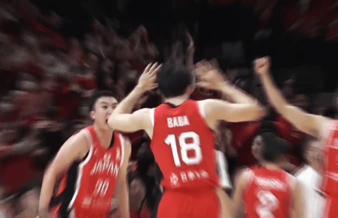 馬場のスーパーショットに仲間も熱狂