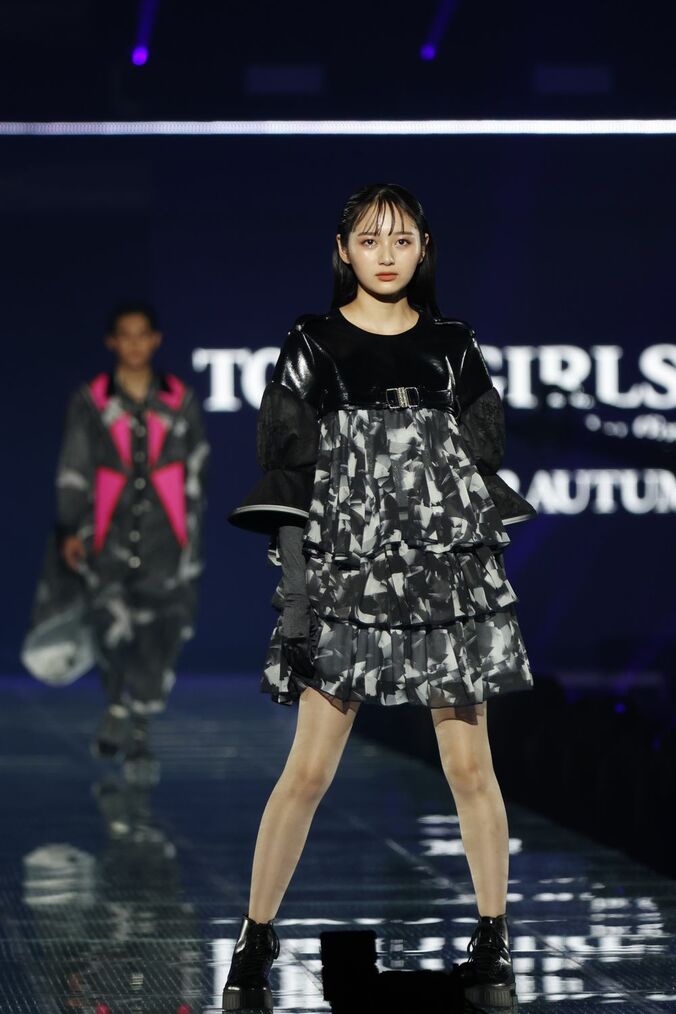 『オオカミちゃんくん』メンバー10人揃って“イルミコーデ”でランウェイ堂々闊歩「最高のステージ」と反響【TGC2022】 2枚目