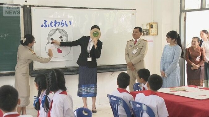 日本語の授業を視察