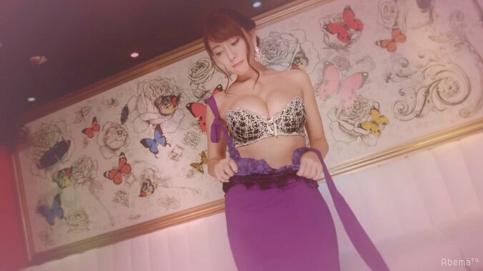 柳ゆり菜、キャバ嬢役に挑戦！「負けたら脱ぐ」ガチンコゲーム登場 6枚目