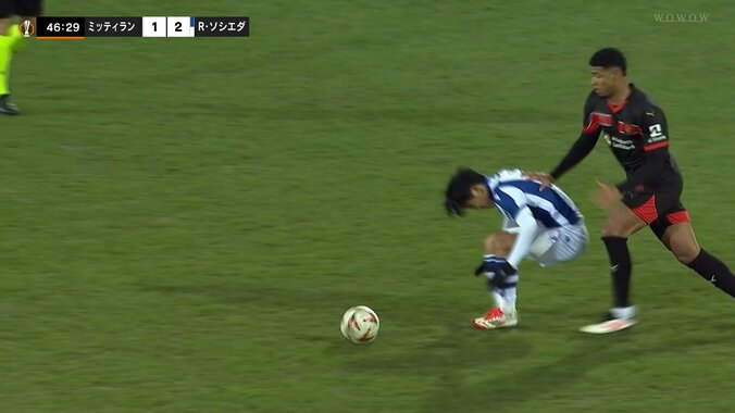 【映像】久保建英、ガッツリつま先を踏みつけられ転倒悶絶→大ブーイング