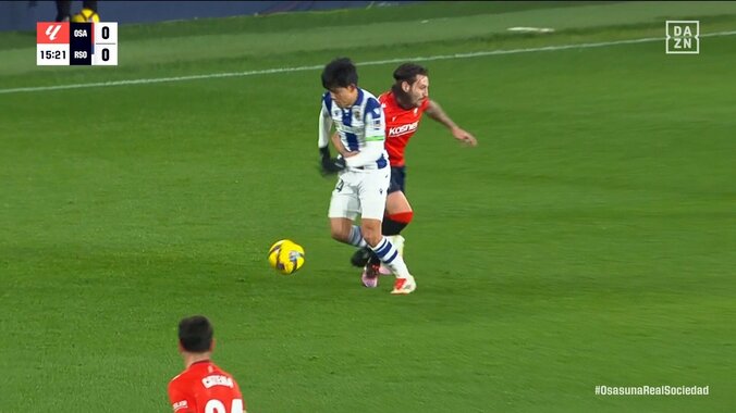 【映像】久保建英を狙って、強烈体当たりでぶっ飛ばした決定的瞬間