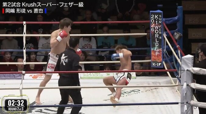 バックブロー仕掛けたのに自ら“回転しながら”衝撃ダウン カウンター被弾での珍しい光景に「今のは何だ？」ファン困惑 4枚目