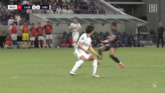 一体何が起きた? 川崎DF、痛恨ミスで失点関与「中途半端なプレー」「高井の穴をどう埋めるかだな」ファンは辛辣＆同情 5枚目