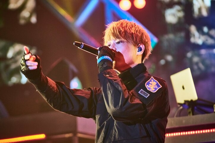 『ヒプノシスマイク』史上初のディビジョン別ライブが開幕！ハマに“ハマ”った2日間！浅沼晋太郎「こうして青い光だけの海を見ることができるとは思っていませんでした」