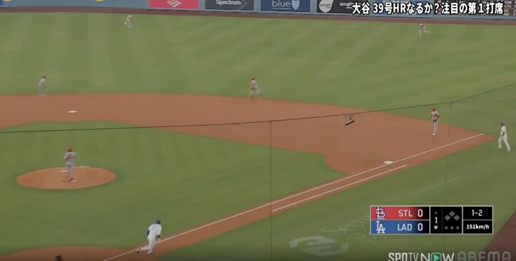 【写真・画像】ウソでしょ！？ 大谷翔平の打球に“混乱”「めっちゃ速いw」「ヤバすぎる」相手野手ドン引き… とんでもないスピードで“爆速内野安打”　1枚目