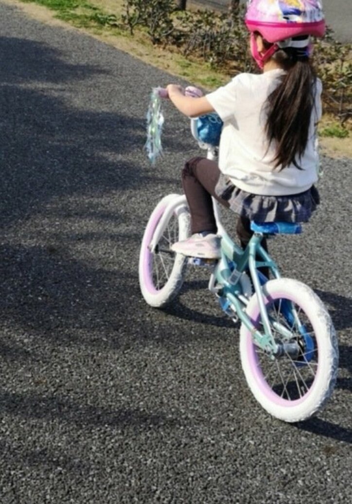 蛯原英里 娘が補助輪なしで自転車に乗れるように 写真を見返すだけでも涙が出る程の感動 話題 Abema Times