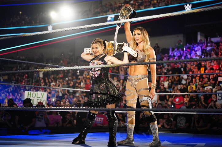 【画像】エモすぎるツインテ美女＆絶対女王の“ハート”2ショット