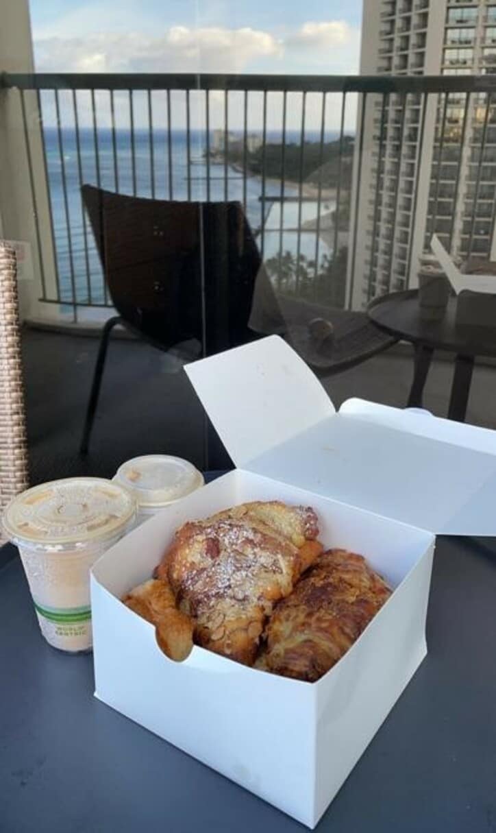  ハイヒール・モモコ、ハワイで1時間並び購入した朝食「朝7時から」 