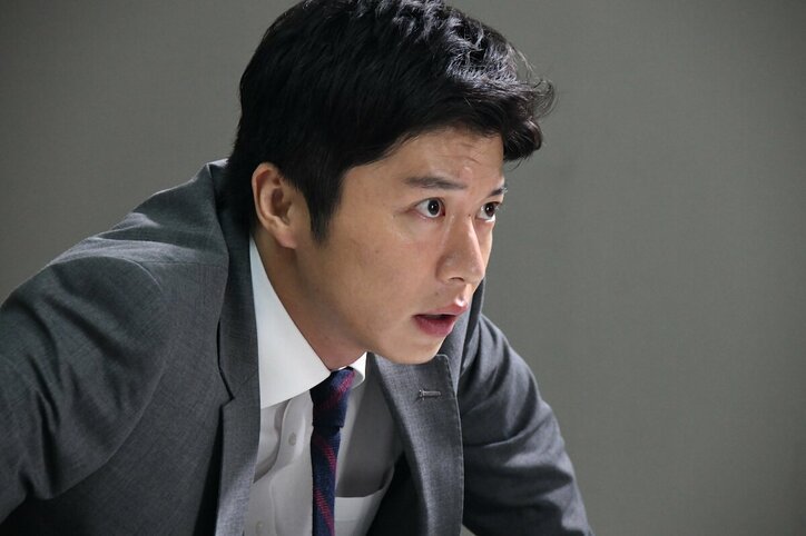 田中圭&中村倫也が兄弟役で濃密共演!ドラマ『不協和音』より場面写真到着