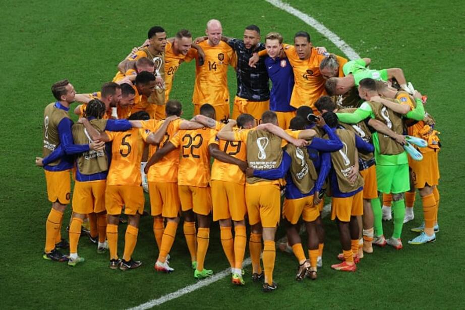 ［W杯マッチ36］開催国は3戦全敗で姿を消す…… グループA最終戦はオランダが磐石の戦いで首位突破