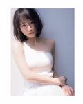 「透明感の塊」「可愛すぎるー!」吉岡里帆、セクシーなワンショルダー姿にファン悶絶
