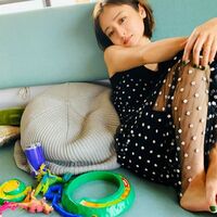 安達祐実、息子撮影の美しいおうちショット公開「こんなママになりたーい」「本当に若くて綺麗」と絶賛の声