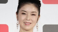 藤あや子(63)16歳の孫・あっちゃんとはやりのスイーツを堪能「オシャレ女子ばかりでおばさん浮いてますが…」
