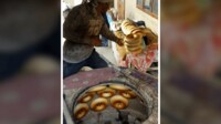 ウズベキスタンの “ナン作り”の職人技