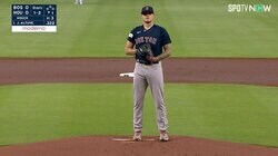 「人生が終わってしまったようだった」顔面骨折から奇跡の復活・レ軍右腕がMLB最強の小さな巨人から三振を奪った魂のシンカー